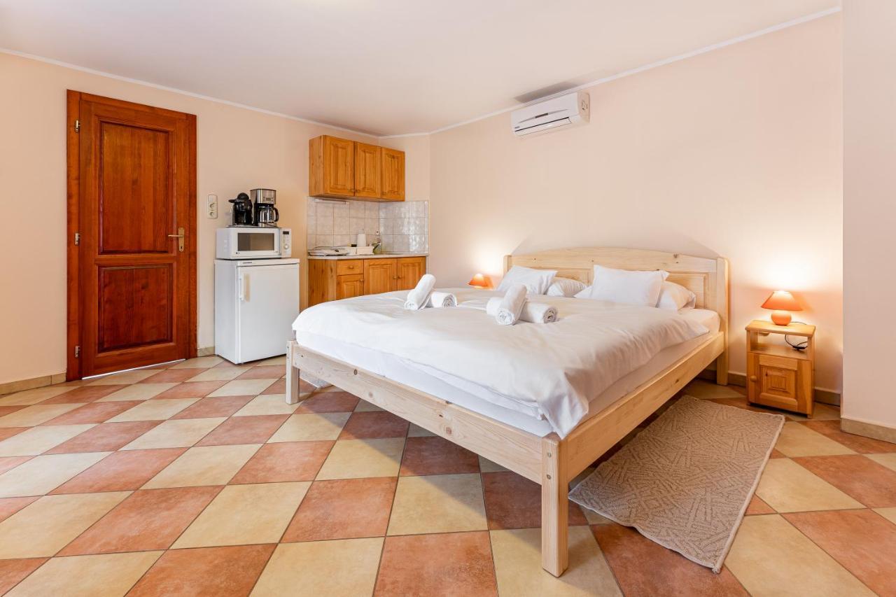 Varazsko Apartman Gyula Extérieur photo