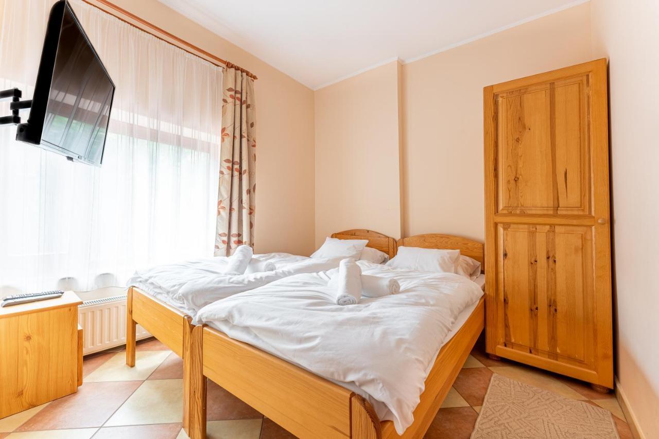 Varazsko Apartman Gyula Extérieur photo