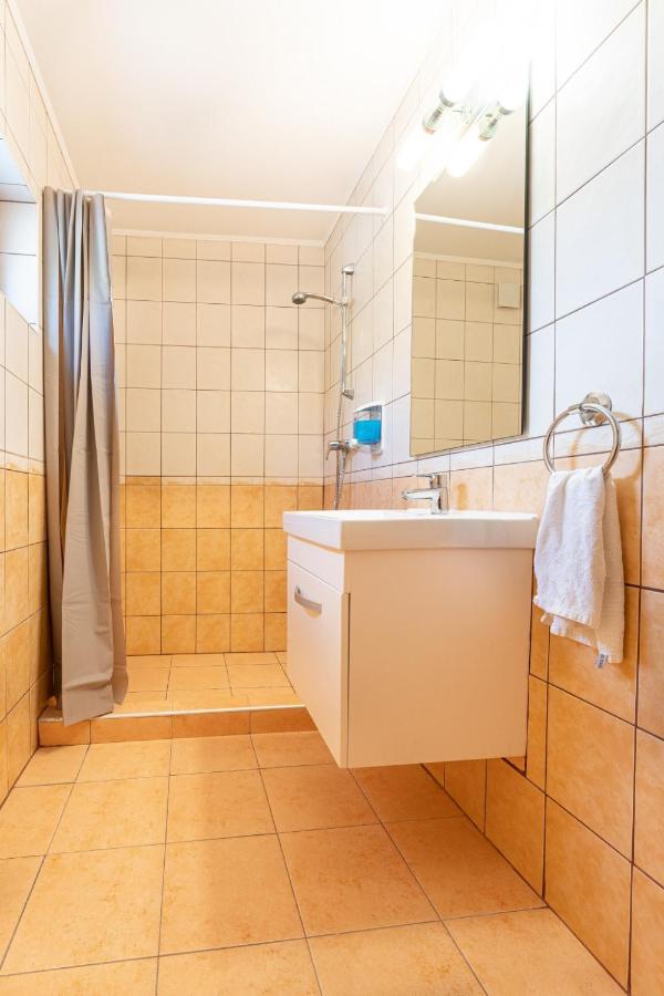 Varazsko Apartman Gyula Extérieur photo