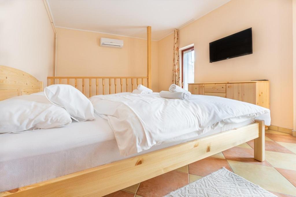Varazsko Apartman Gyula Extérieur photo