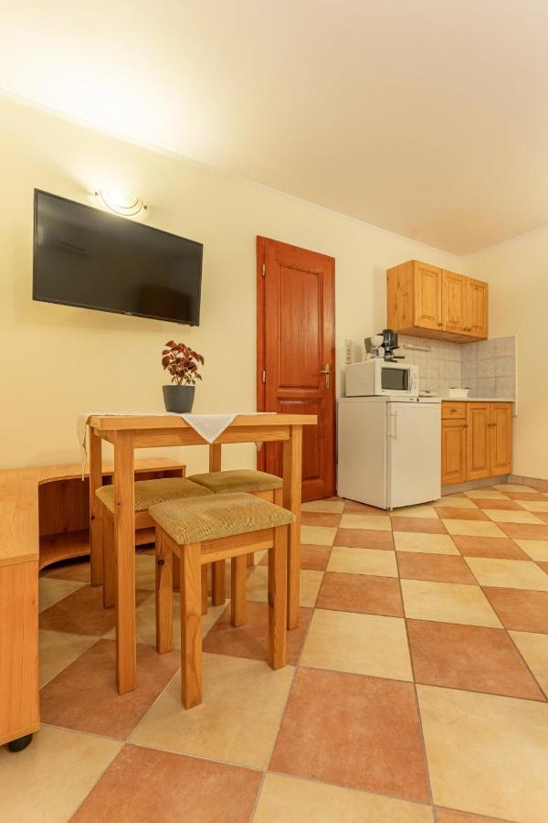 Varazsko Apartman Gyula Extérieur photo