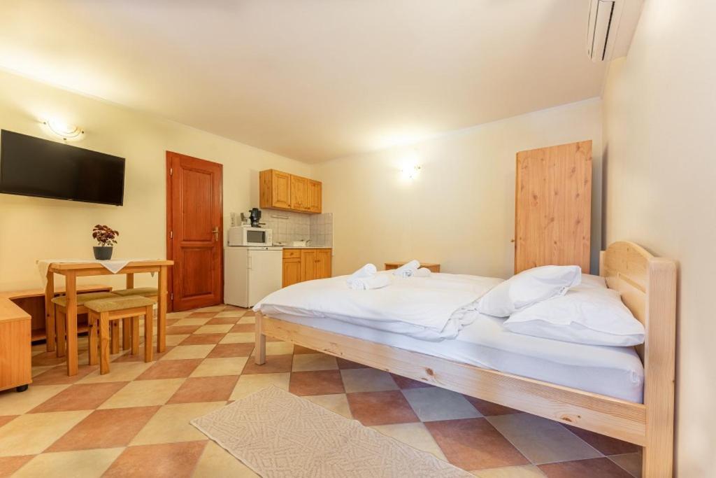 Varazsko Apartman Gyula Extérieur photo