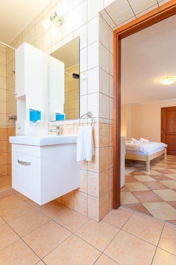 Varazsko Apartman Gyula Extérieur photo