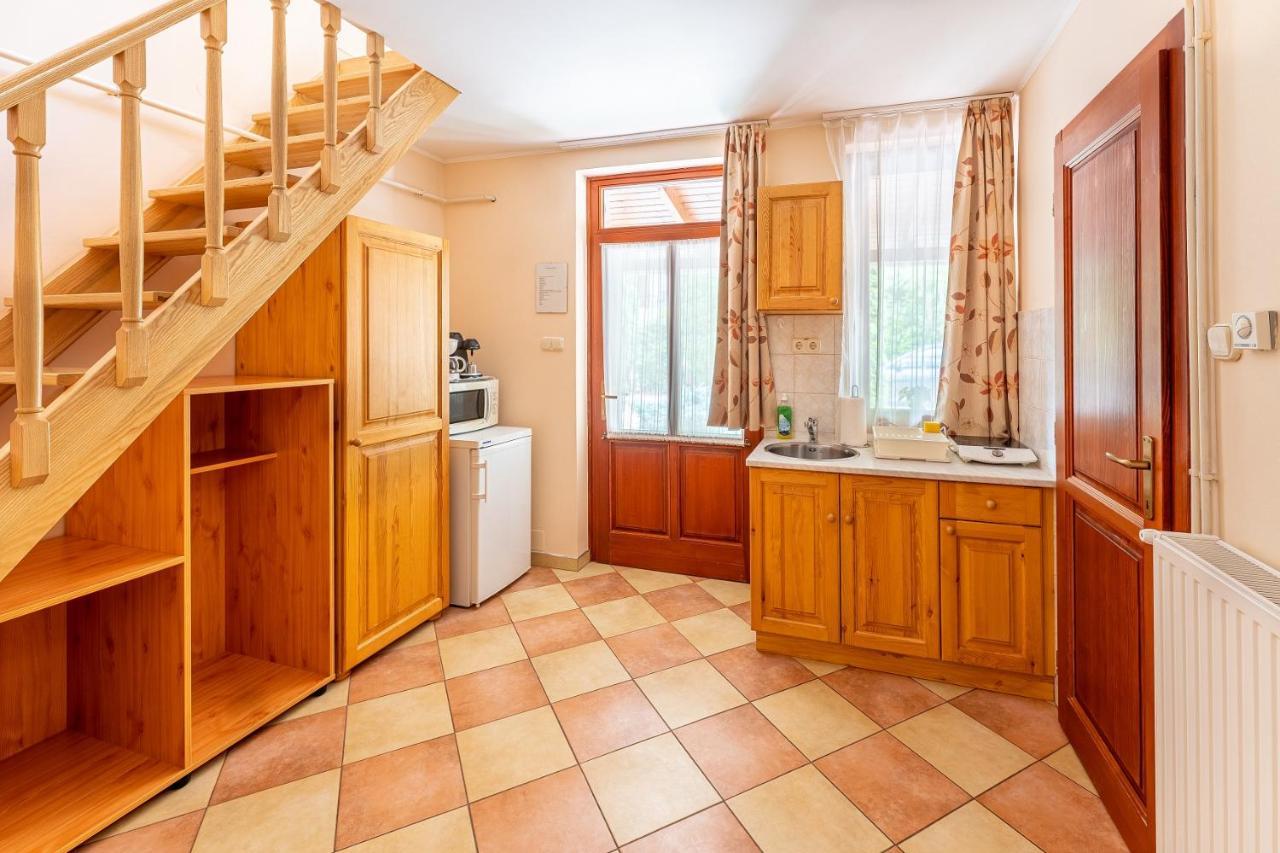 Varazsko Apartman Gyula Extérieur photo